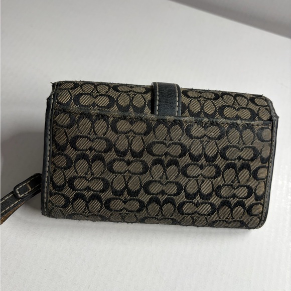 Coach Signature Canvas Flap Wallet Wristlet Key Ring Brown Black - Picture 2 of 11